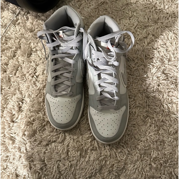 Nike dunks, brand new condition - Picture 2 of 4